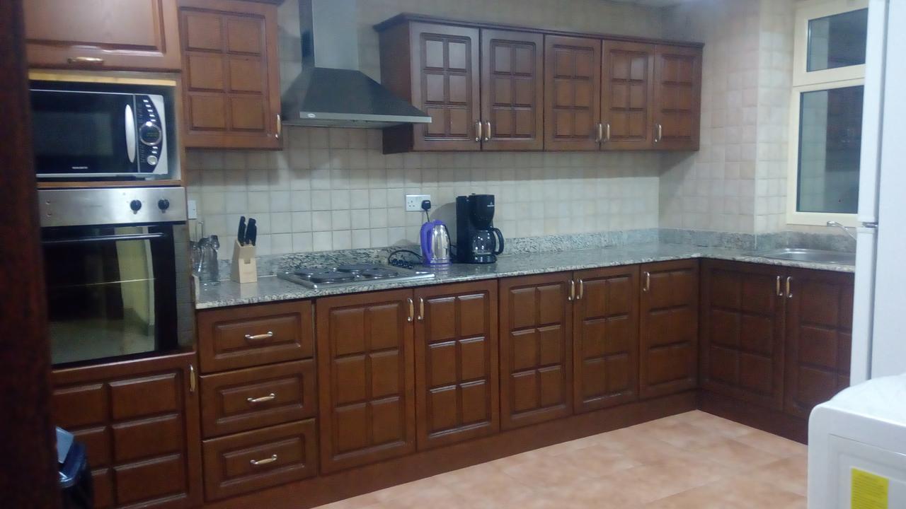 Apartamento Zubara Plaza II Manama Exterior foto