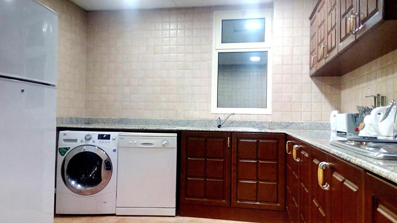 Apartamento Zubara Plaza II Manama Exterior foto