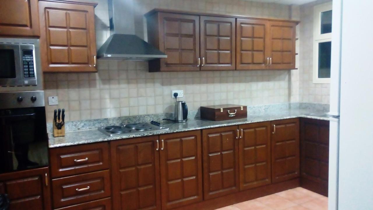 Apartamento Zubara Plaza II Manama Exterior foto