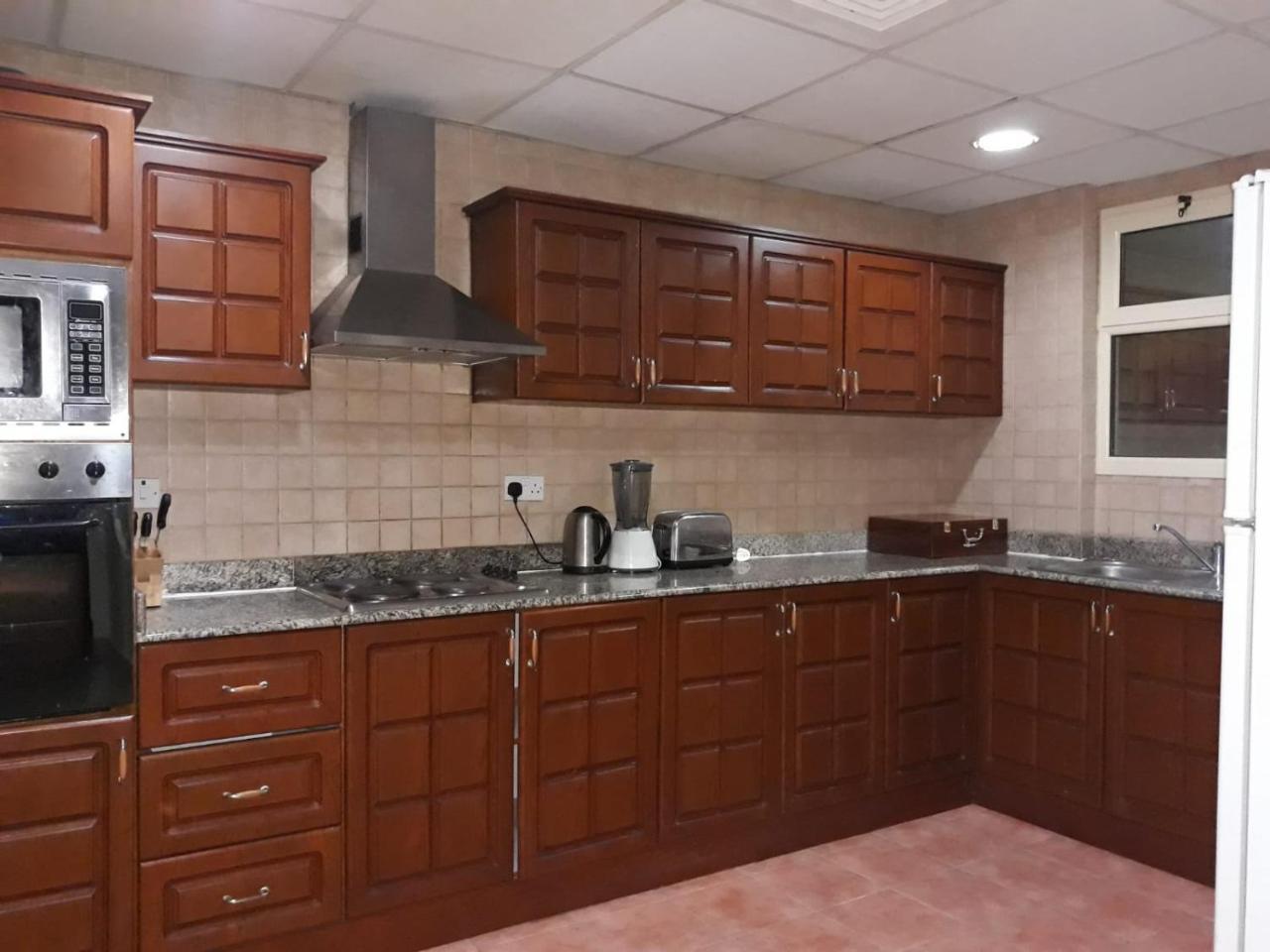 Apartamento Zubara Plaza II Manama Exterior foto