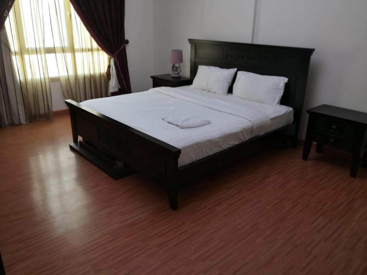 Apartamento Zubara Plaza II Manama Exterior foto