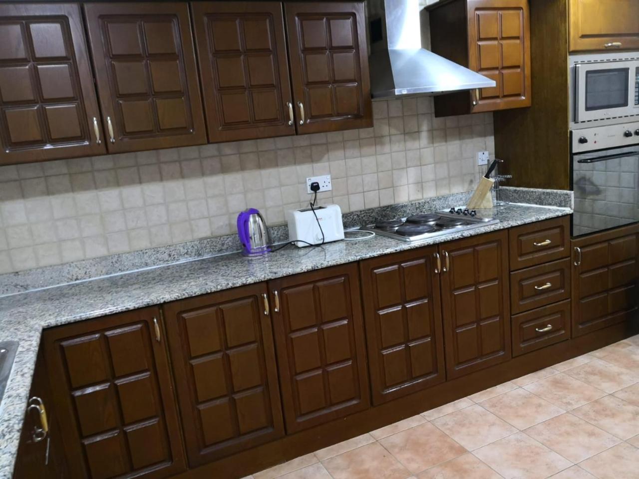 Apartamento Zubara Plaza II Manama Exterior foto